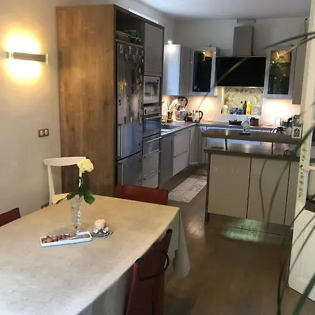 Eugenie Bed and Breakfast 3*